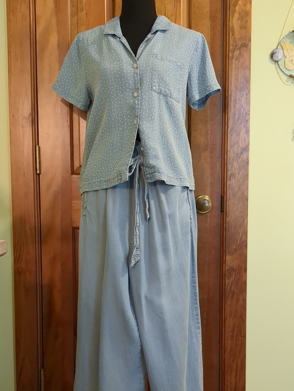 3 Piece Set  Pants 2 Tops
